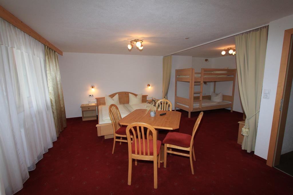 Hotel Restaurant Thurner Zams Room photo